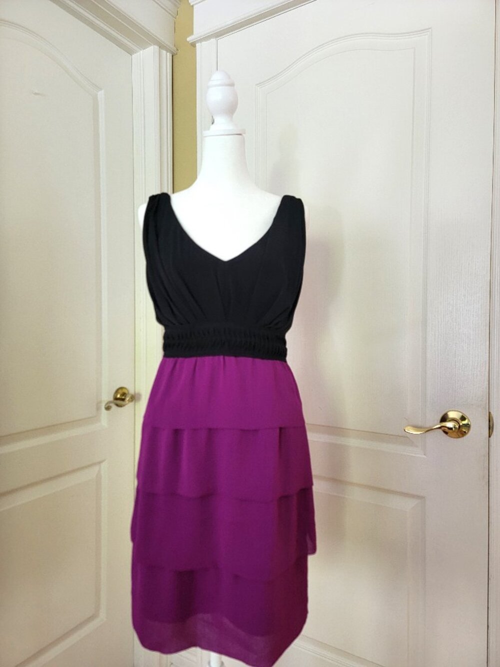 MAXANDCLEO BLACK / FUCHSIA RUFFLE DRESS